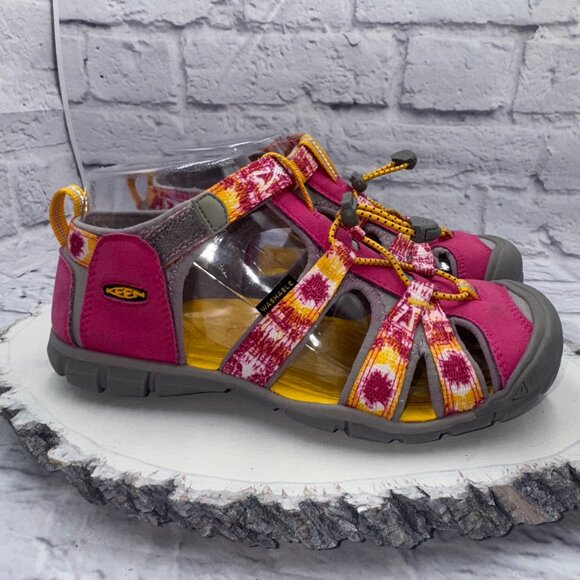 KEEN Other - Keen Seacamp CNX Girls Size 4 Pink Yellow Sunburst Water Sandals